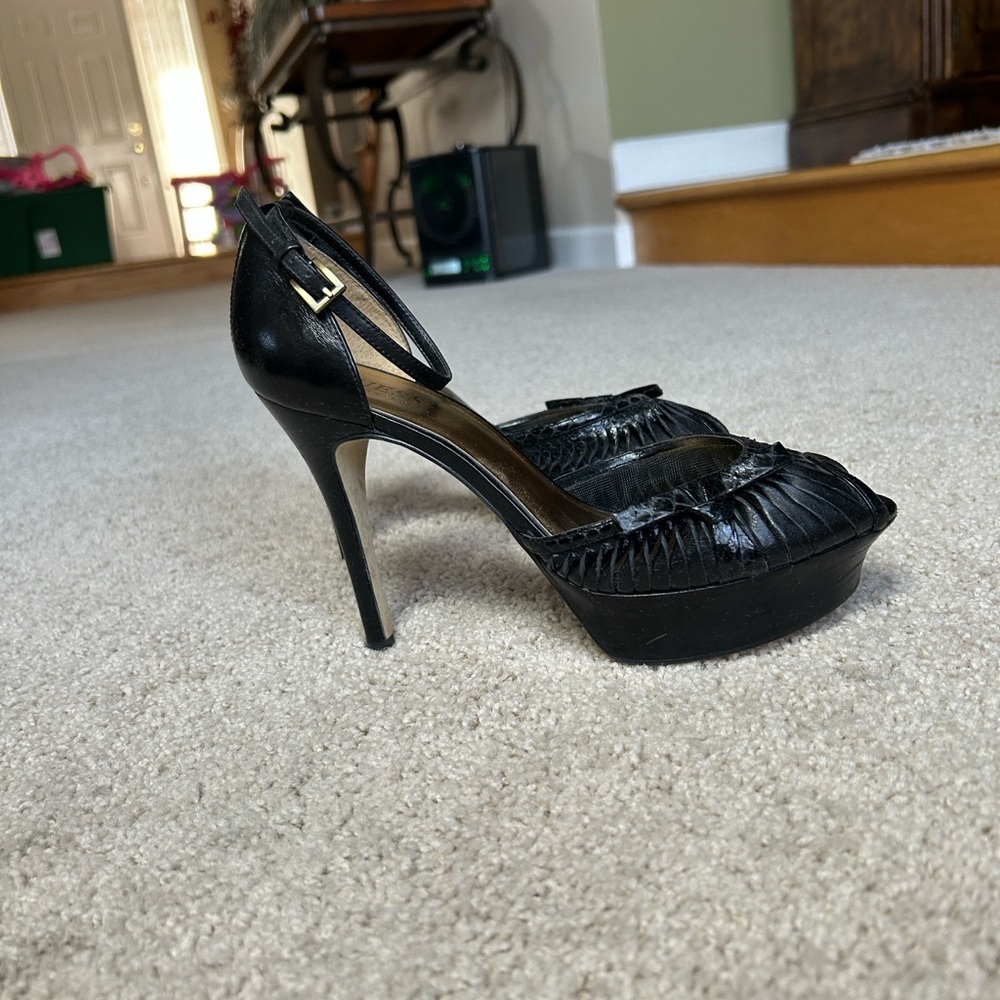 Guess black platform heels - Picture 4 of 9